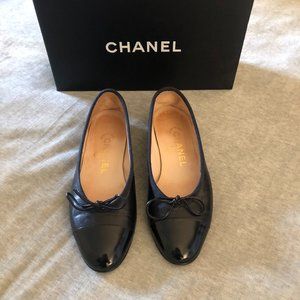 CHANEL Cap Toe Flats
